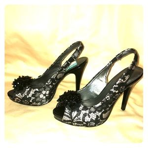 Lulu Townsend black lace slingback pump